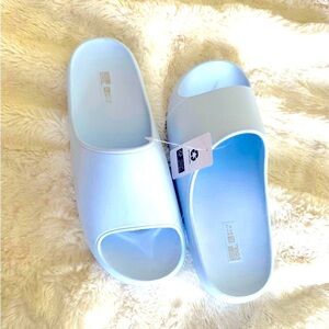 NWT Unisex Blue Cushion Slide Sandals